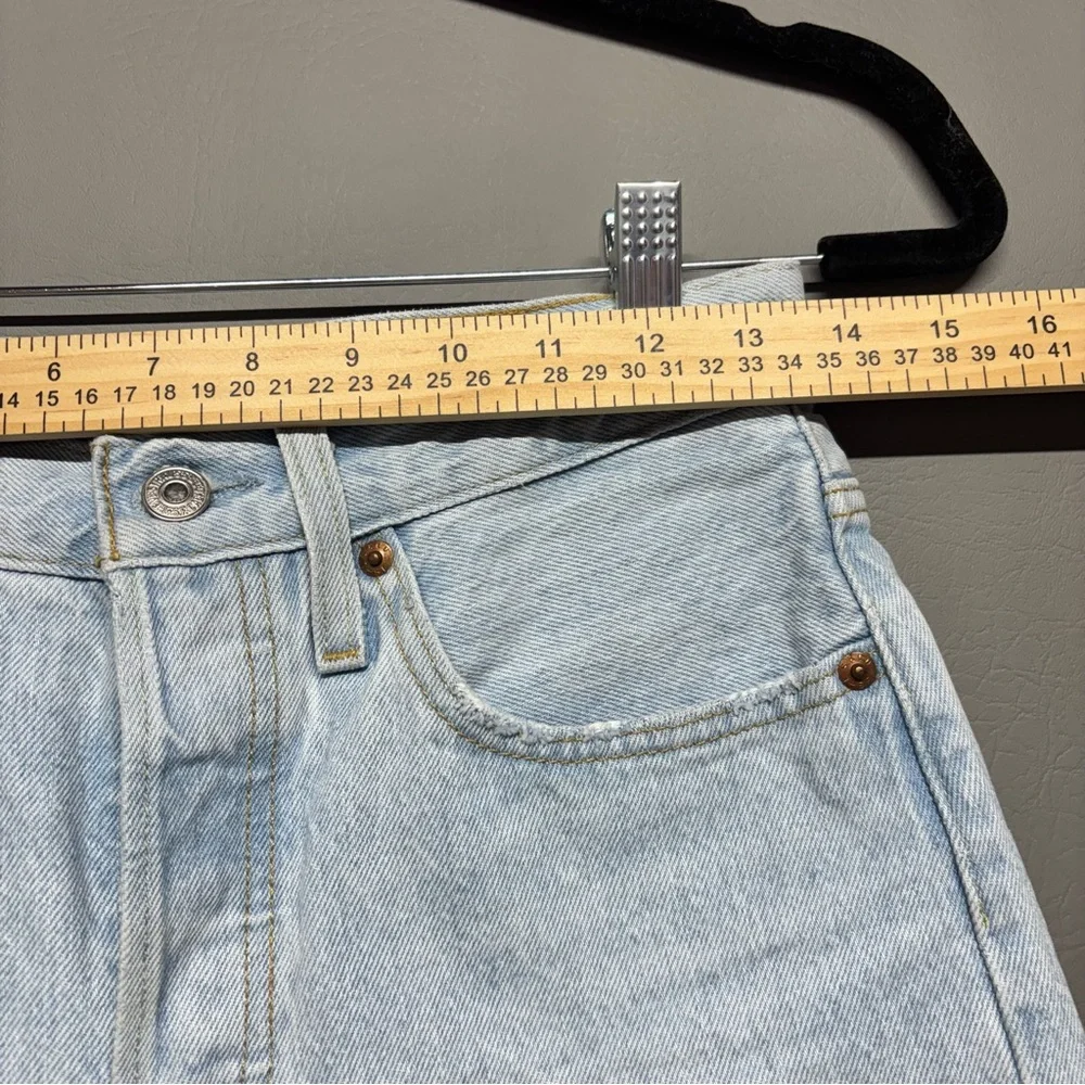✨ Levi’s 501 High-Rise Cut-Off Denim Shorts – Size 26 - Picture 10 of 12